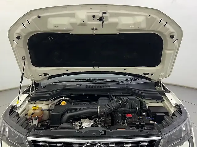 Used Mahindra XUV300 [2019-2024] W8 1.5 Diesel [2020] in Ahmedabad