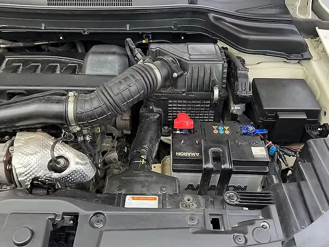 Used Mahindra XUV300 [2019-2024] W8 1.5 Diesel [2020] in Ahmedabad