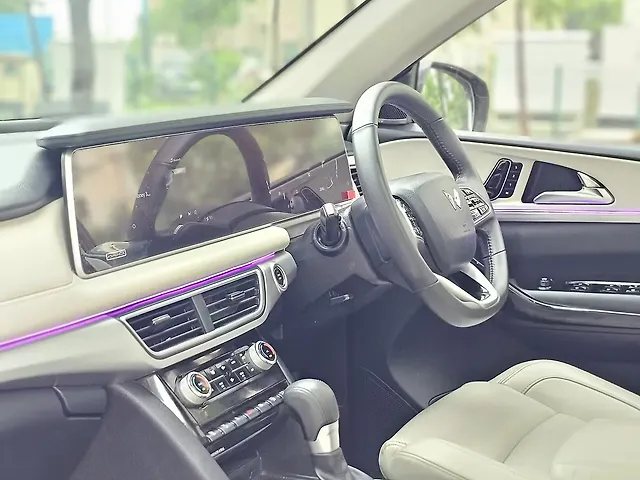 Used Mahindra XUV700 AX 7 Diesel  AT Luxury Pack 7 STR [2021] in Thane