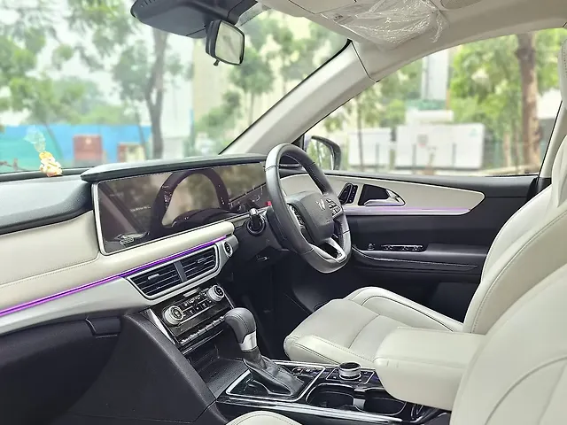 Used Mahindra XUV700 AX 7 Diesel  AT Luxury Pack 7 STR [2021] in Thane