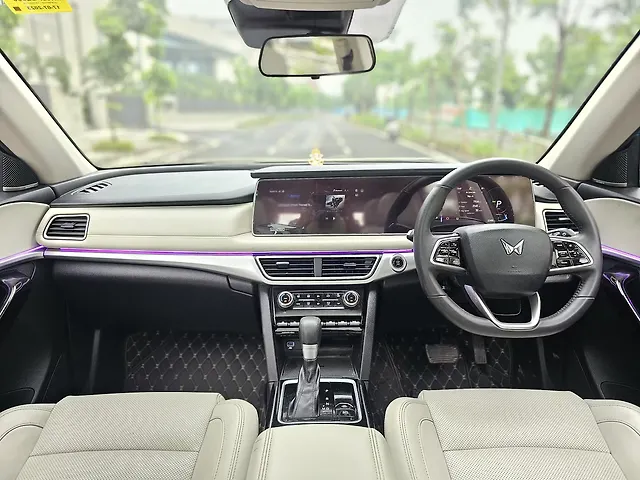 Used Mahindra XUV700 AX 7 Diesel  AT Luxury Pack 7 STR [2021] in Thane