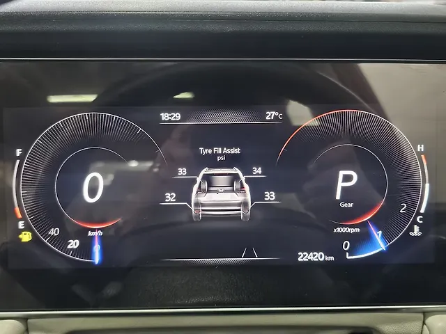 Used Mahindra XUV700 AX 7 Diesel  AT Luxury Pack 7 STR [2021] in Thane