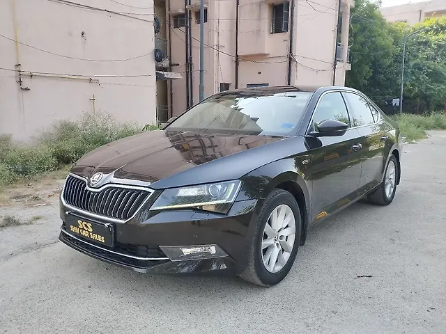 Used 2017 Skoda Superb in Delhi