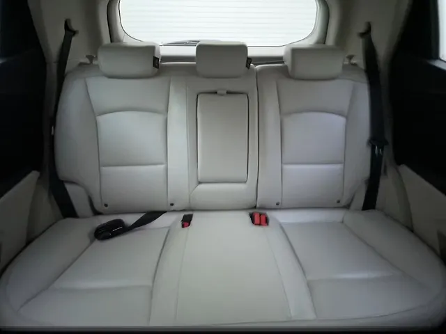 Used Mahindra XUV300 [2019-2024] W8 (O) 1.2 Petrol [2019] in Bangalore
