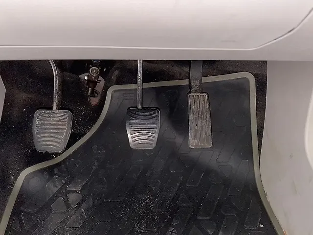 Used Mahindra XUV300 [2019-2024] W8 (O) 1.2 Petrol [2019] in Bangalore