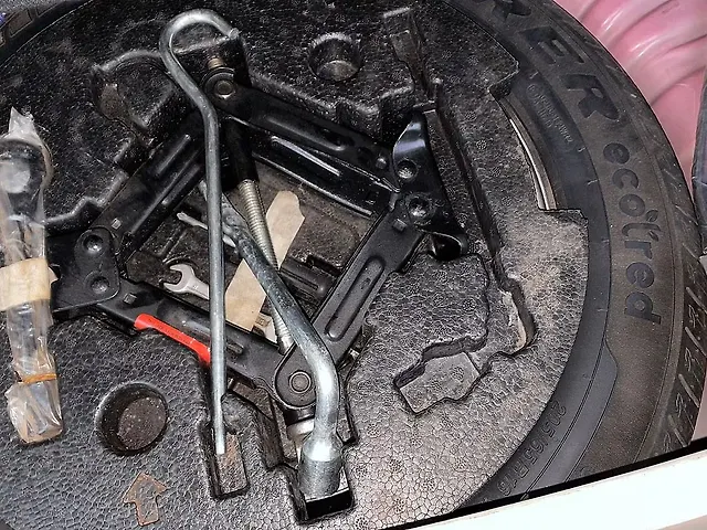 Used Mahindra XUV300 [2019-2024] W8 (O) 1.2 Petrol [2019] in Bangalore