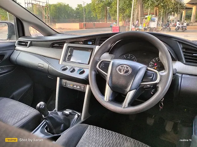 Used Toyota Innova Crysta [2016-2020] 2.4 G 8 STR [2016-2017] in Kanpur