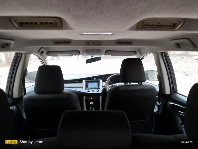 Used Toyota Innova Crysta [2016-2020] 2.4 G 8 STR [2016-2017] in Kanpur