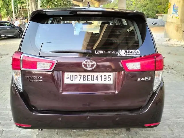 Used Toyota Innova Crysta [2016-2020] 2.4 G 8 STR [2016-2017] in Kanpur