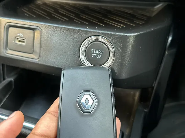 Used Renault Kiger RXT (O) MT [2023-2024] in Delhi