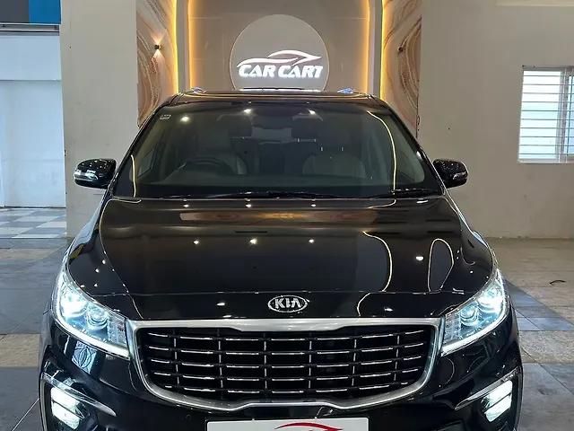 Used 2020 Kia Carnival in Hyderabad