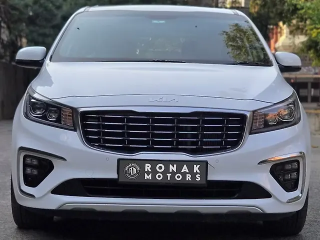 Used 2023 Kia Carnival in Delhi