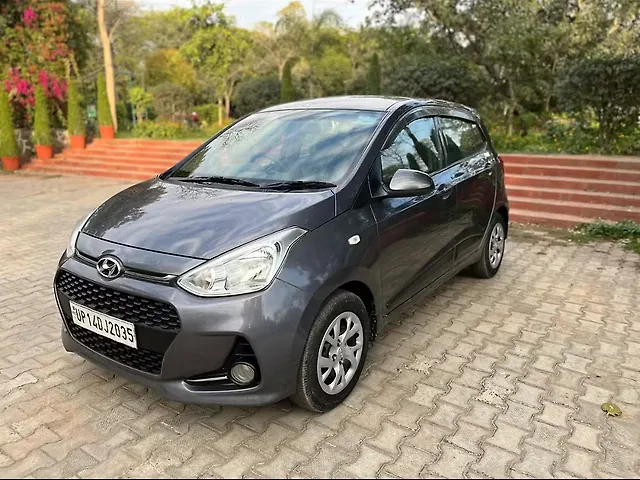 Used 2017 Hyundai i10 in Delhi