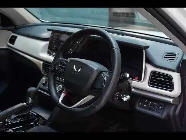 Used Mahindra XUV700 AX 5 Diesel AT 7 STR [2021] in Delhi