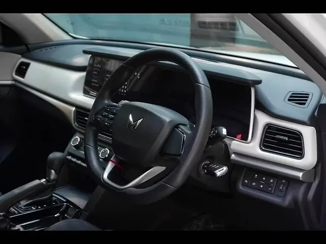 Used Mahindra XUV700 AX 5 Diesel AT 7 STR [2021] in Delhi