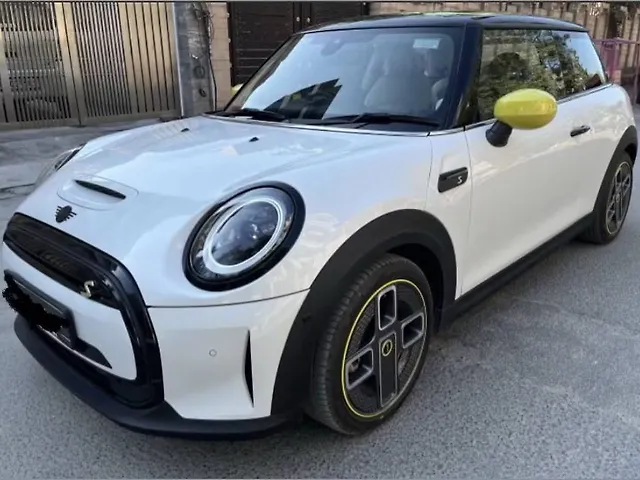 Used MINI Cooper SE Charged Edition in Delhi