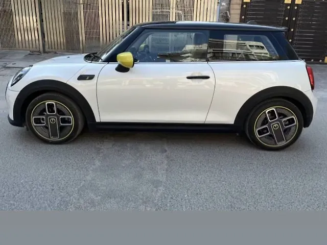 Used MINI Cooper SE Charged Edition in Delhi