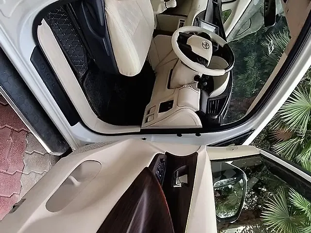 Used Toyota Innova Crysta [2016-2020] 2.4 VX 7 STR [2016-2020] in Lucknow