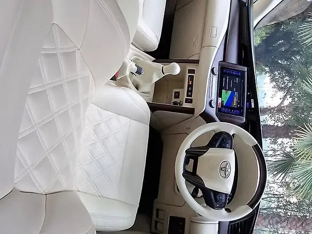 Used Toyota Innova Crysta [2016-2020] 2.4 VX 7 STR [2016-2020] in Lucknow