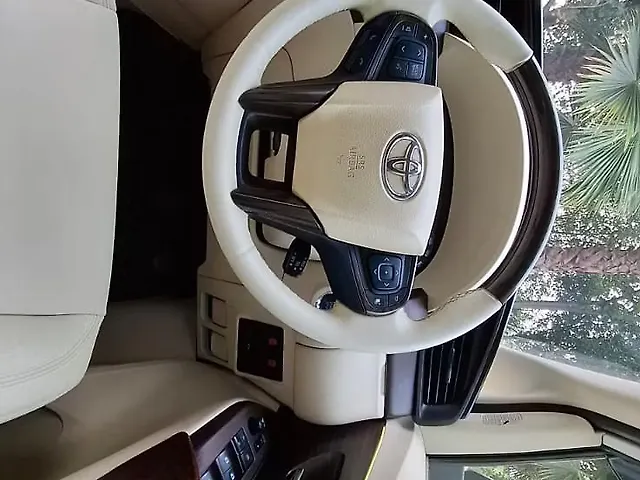 Used Toyota Innova Crysta [2016-2020] 2.4 VX 7 STR [2016-2020] in Lucknow