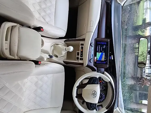 Used Toyota Innova Crysta [2016-2020] 2.4 VX 7 STR [2016-2020] in Lucknow