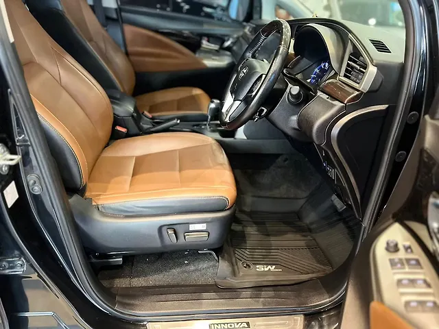 Used Toyota Innova Crysta [2016-2020] 2.4 G Plus 8 STR [2019-2020] in Hyderabad