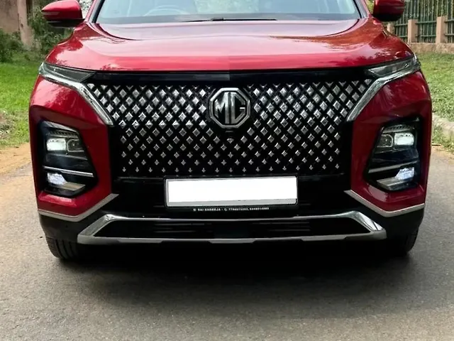 Used 2024 MG Hector Plus in Delhi