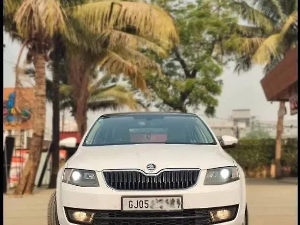 Used 2016 Skoda Octavia in Surat