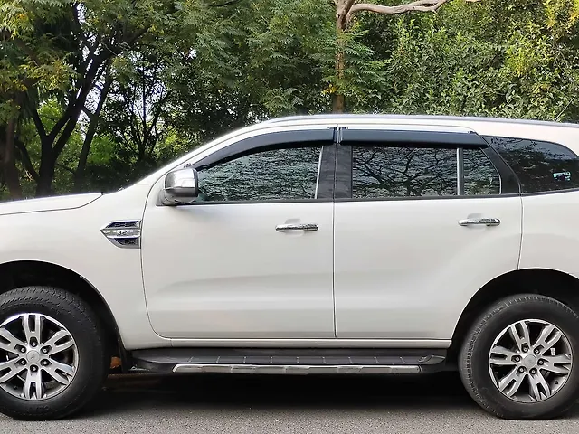 Used Ford Endeavour [2016-2019] Titanium 2.2 4x2 AT [2016-2018] in Agra