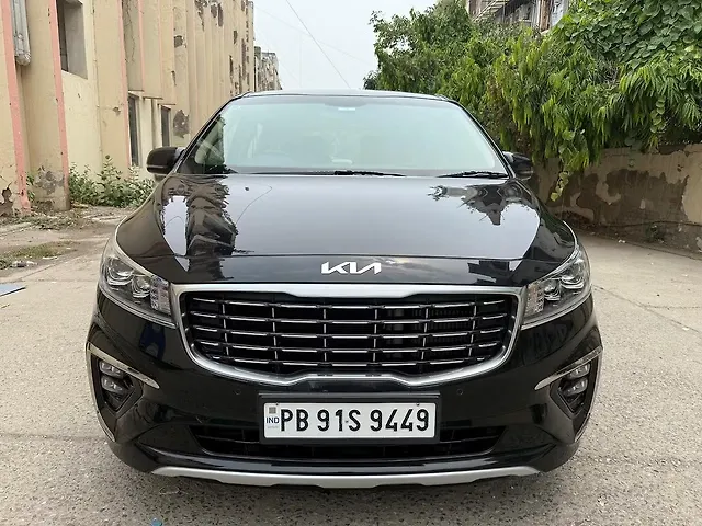 Used 2023 Kia Carnival in Delhi