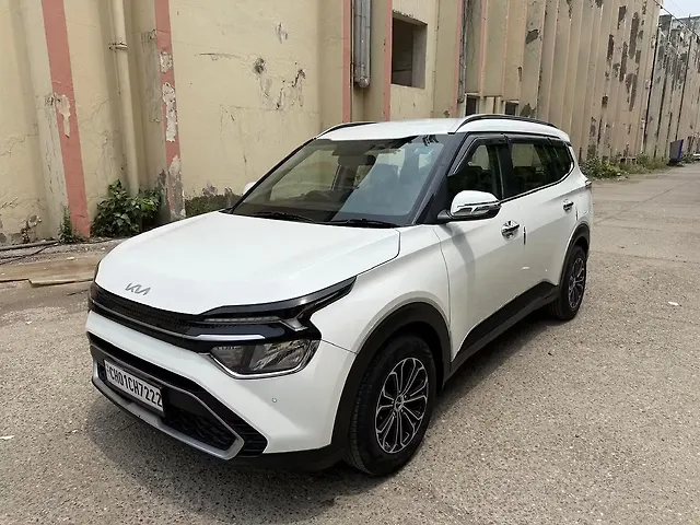 Used 2022 Kia Carens in Delhi