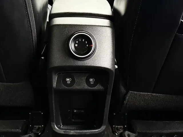 Used Kia Carens [2022-2023] Prestige Plus 1.4 Petrol MT 7 STR in Delhi