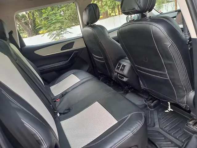 Used Mahindra XUV700 AX 5 Diesel MT 7 STR [2021] in Kanpur