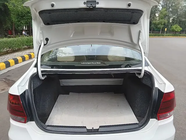 Used Volkswagen Vento [2015-2019] Highline Plus 1.2 (P) AT 16 Alloy in Pune