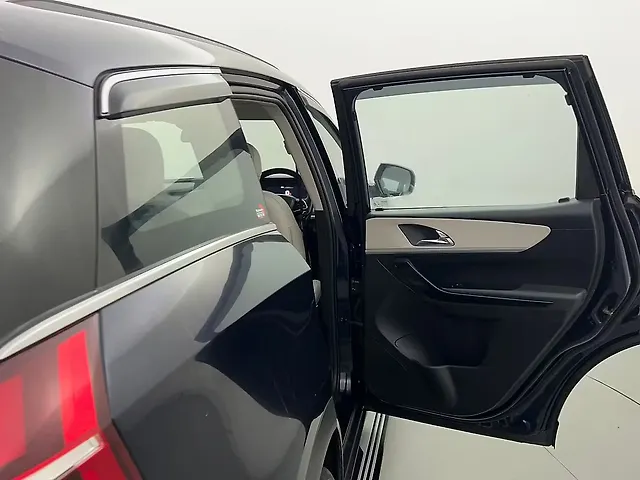 Used Mahindra XUV700 AX 7 Diesel AT AWD Luxury Pack 7 STR [2021] in Gurgaon