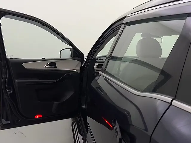 Used Mahindra XUV700 AX 7 Diesel AT AWD Luxury Pack 7 STR [2021] in Gurgaon