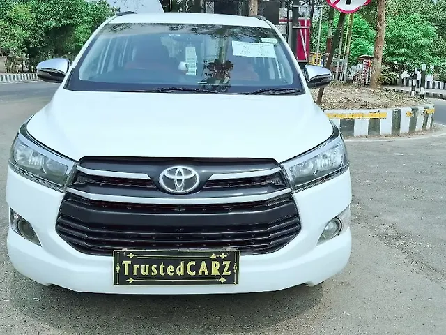 Used Toyota Innova Crysta [2016-2020] 2.4 G 7 STR [2016-2017] in Lucknow