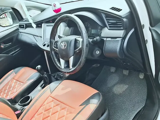 Used Toyota Innova Crysta [2016-2020] 2.4 G 7 STR [2016-2017] in Lucknow