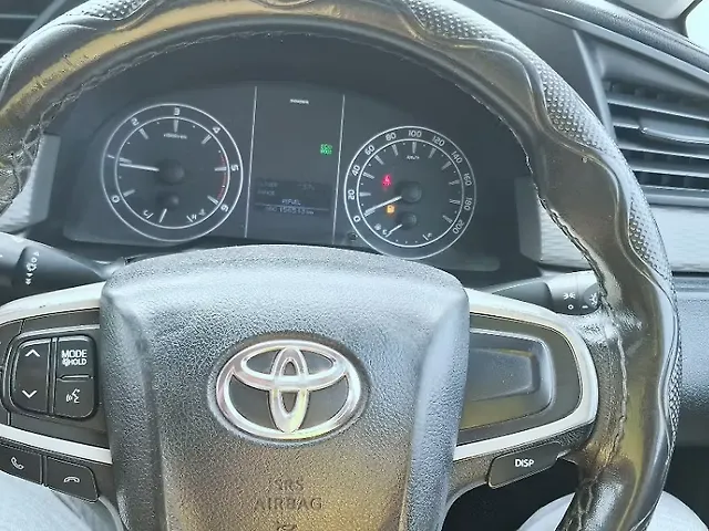 Used Toyota Innova Crysta [2016-2020] 2.4 G 7 STR [2016-2017] in Lucknow