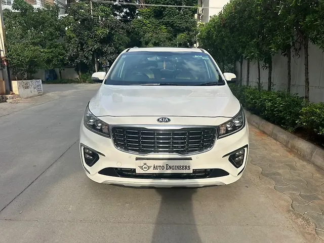 Used 2020 Kia Carnival in Hyderabad