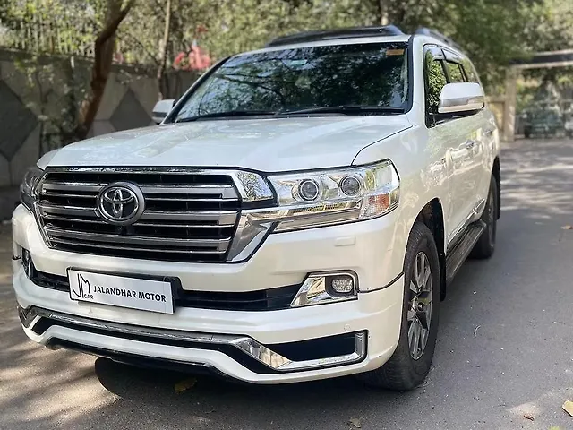 Used 2017 Toyota Land Cruiser in Delhi