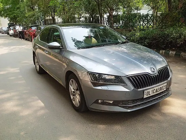 Used 2016 Skoda Superb in Delhi