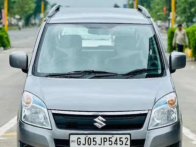Used 2016 Maruti Suzuki Wagon R in Surat