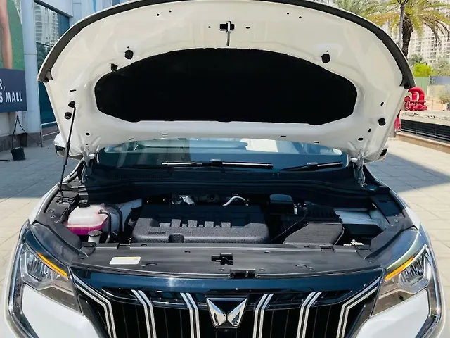 Used Mahindra XUV700 AX 7 Diesel MT Luxury Pack 7 STR [2021] in Bangalore
