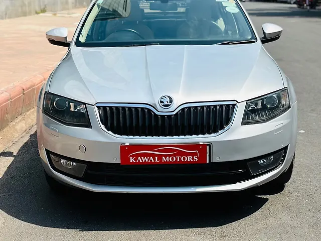 Used 2016 Skoda Octavia in Delhi