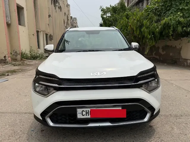 Used 2022 Kia Carens in Delhi