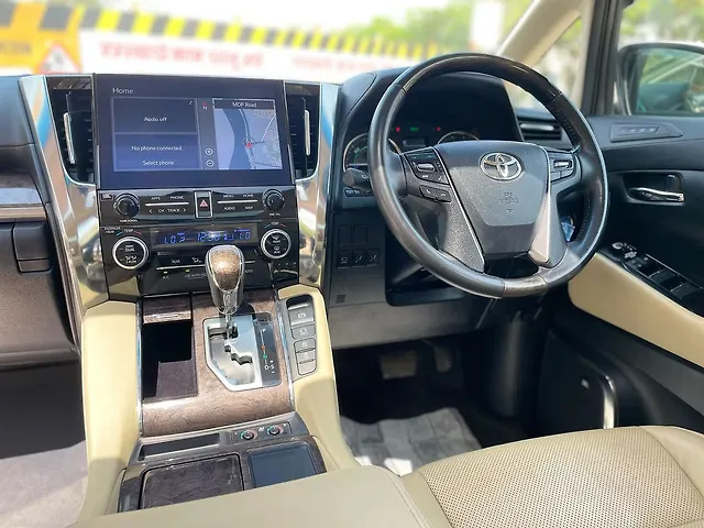 Used Toyota Vellfire VIP – Executive Lounge in Mumbai