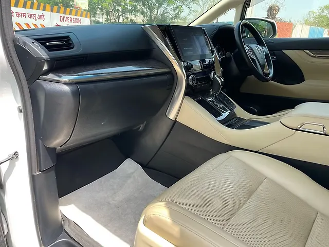 Used Toyota Vellfire VIP – Executive Lounge in Mumbai
