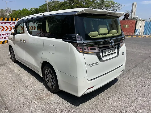 Used Toyota Vellfire VIP – Executive Lounge in Mumbai