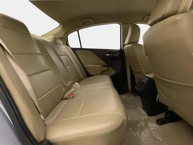 Used Honda City 4th Generation V CVT Petrol [2017-2019] in Ahmedabad